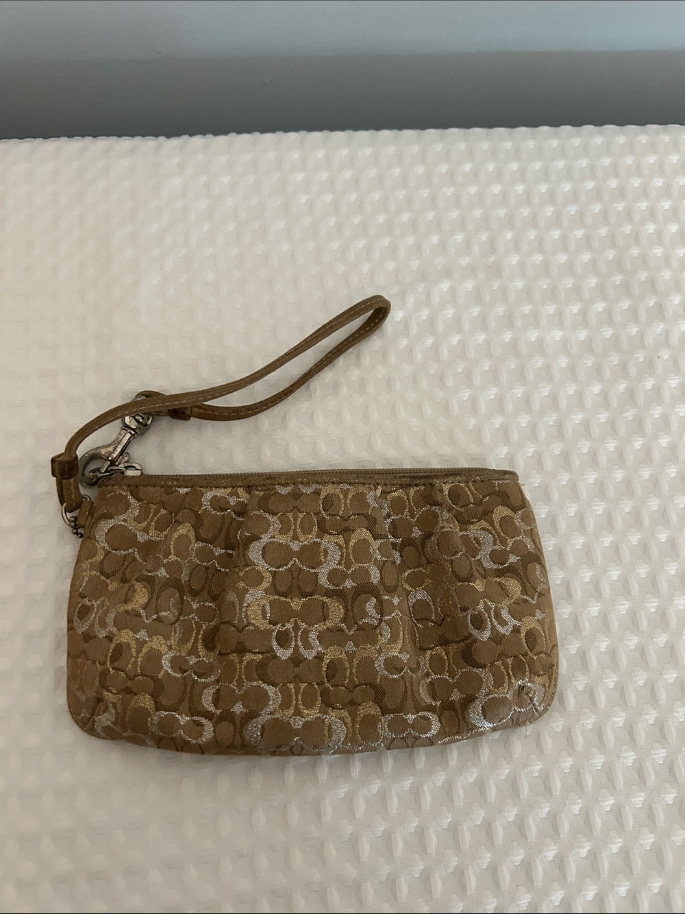 Coach Signature Small Wristlet in Gold/brown